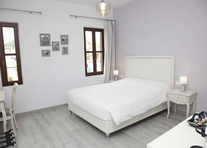 Shalom Luxury Gasthof Chania (Crete)