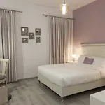 Shalom Luxury Kondilaki بيت ضيافة 4*