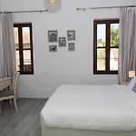 Shalom Luxury Kondilaki