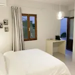 بيت ضيافة Shalom Luxury Kondilaki 4*